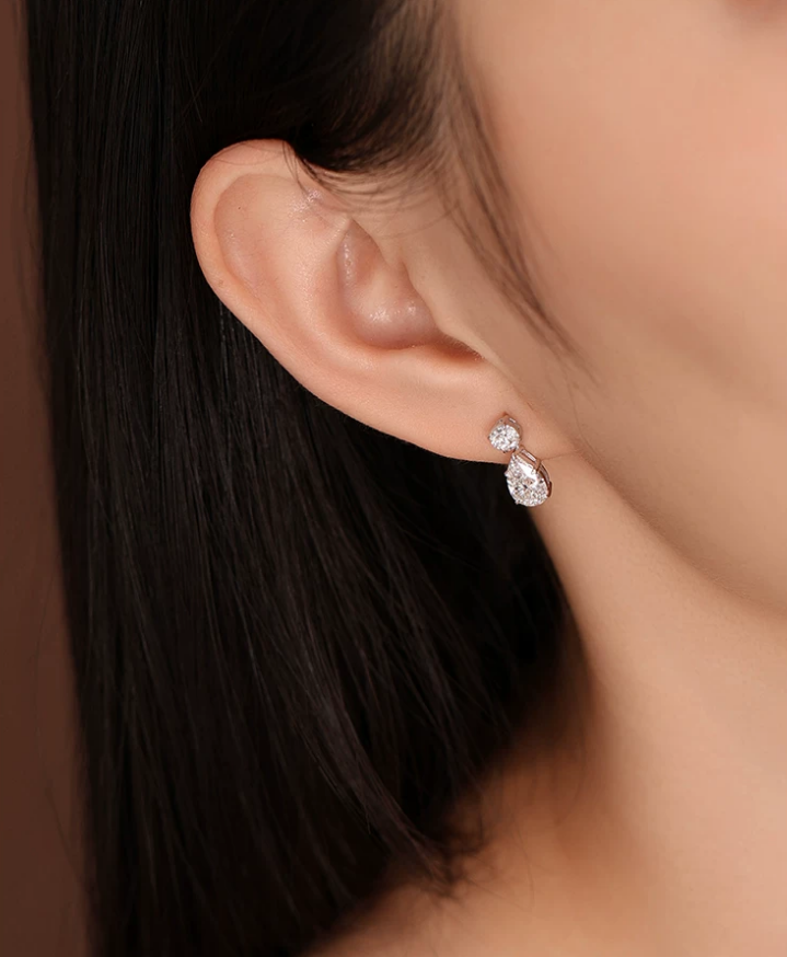 [Pair] 18K White Gold Angel Tear Stud Earrings, 2.00ctw center stones