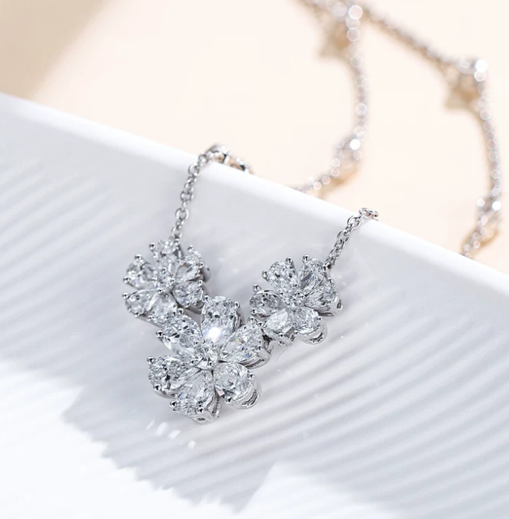 PT950 Platinum Forget-Me-Not Daisy Necklace, 2.00ctw